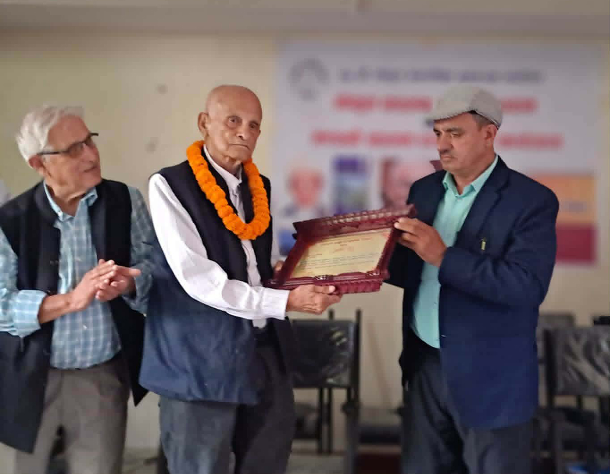 मोहनविक्रम ‘गोकुल वाङ्मय’ पुरस्कारबाट सम्मानित